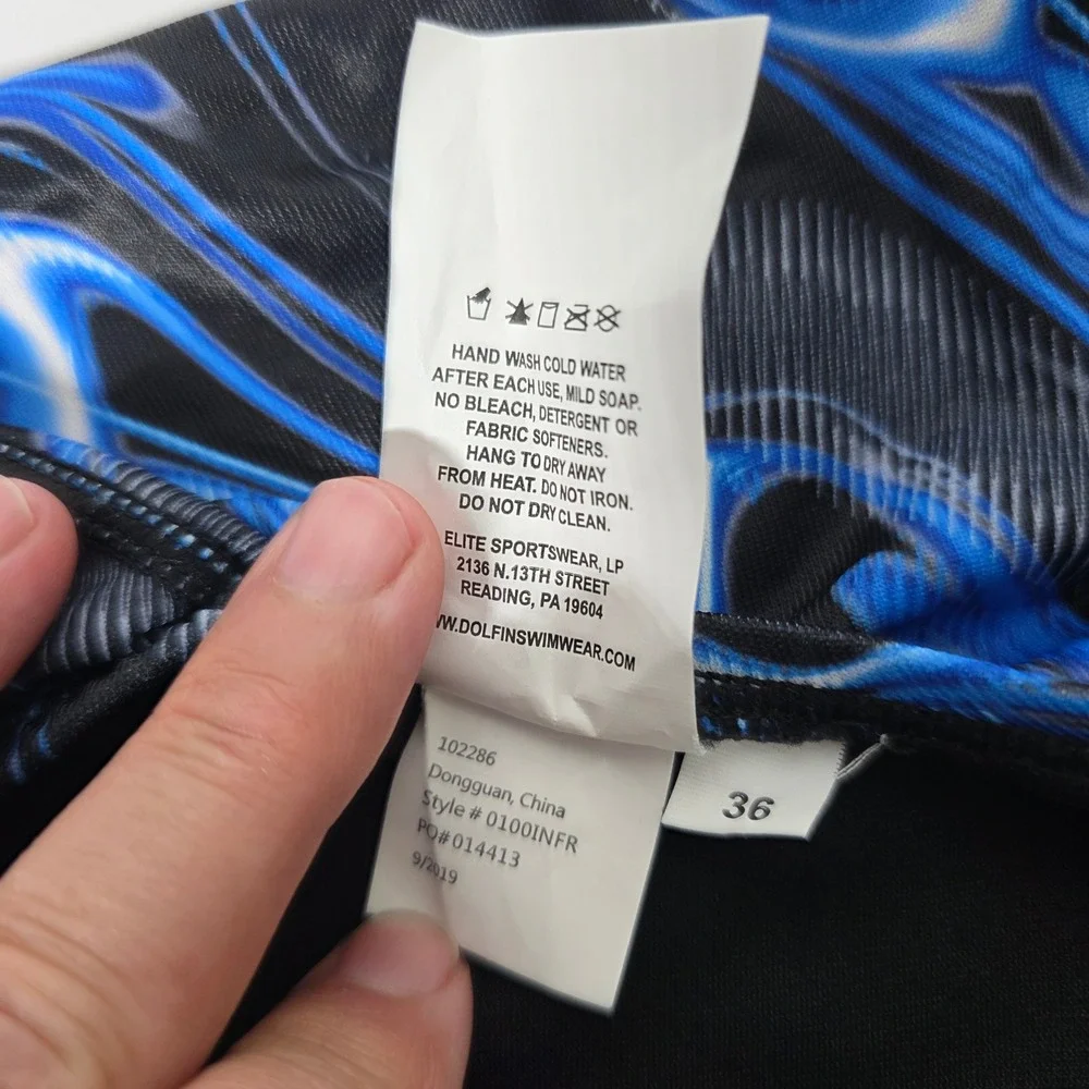 Dolfin‎ Womens One Piece Swimsuit Size 36 Blue Flame Swirl Athletic Training